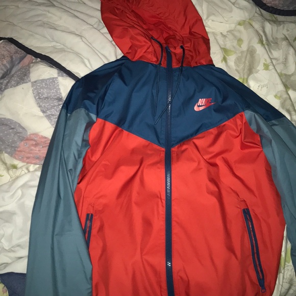 Nike Windbreaker🔥🔥 - Picture 2 of 2